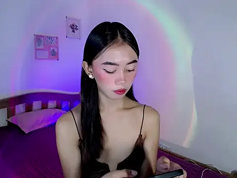 lovely kiannaHugecock online show from April 11, 2026, 4:17 am