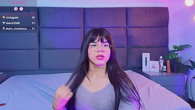 Slenna Moon online show from January 15, 2026, 2:27 am