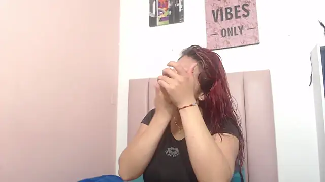 Chloe Wiild online show from November 2, 2025, 3:20 am