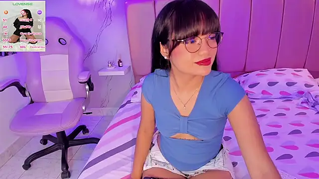 BellaGreen  online show from September 17, 2025, 7:59 pm