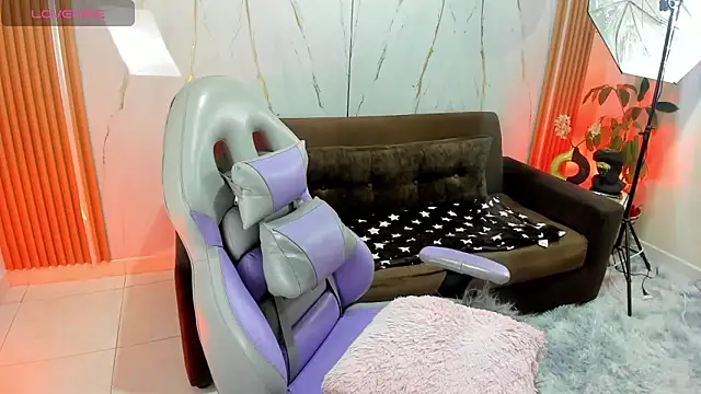 Juanitarubia online show from October 6, 2025, 5:54 pm