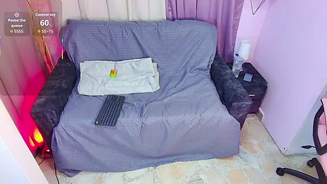 DaniniAnderson online show from October 15, 2025, 3:39 am