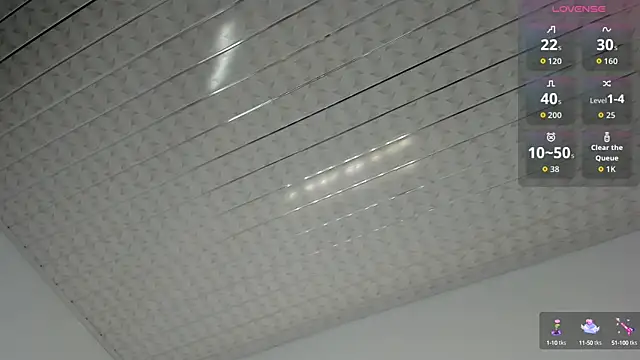 Zahra milks online show from October 6, 2025, 1:41 pm