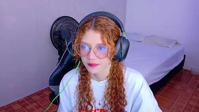 Snapshot of Birdie_0 chatting on September 10, 2025, 1:22 pm Birdie 0 online show from September 10, 2025, 1:22 pm