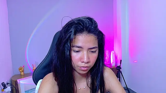 luna roja25 online show from February 12, 2026, 3:07 pm