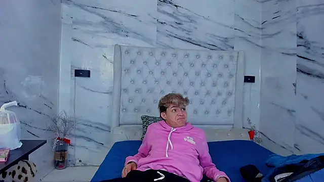 Ari and Storm online show from September 12, 2025, 2:50 pm