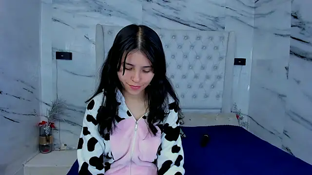 Ari and Storm online show from September 30, 2025, 2:33 pm