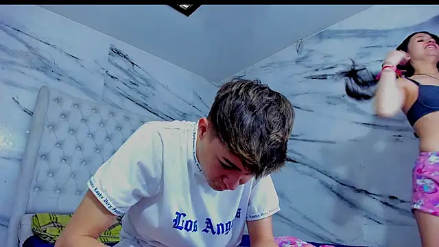 Ari and Storm online show from December 2, 2025, 2:12 pm