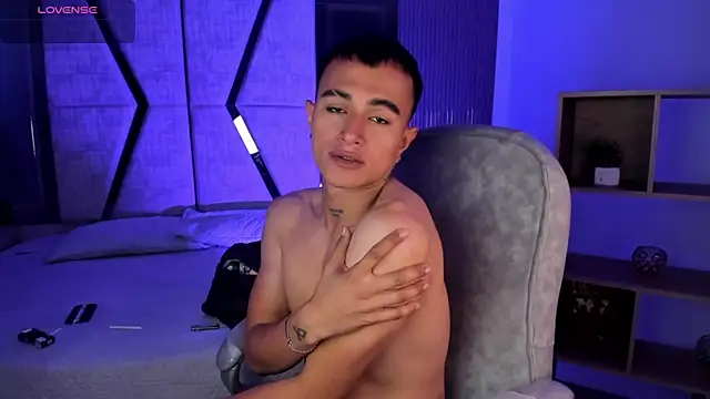 LiamDeep online show from February 17, 2026, 8:15 pm