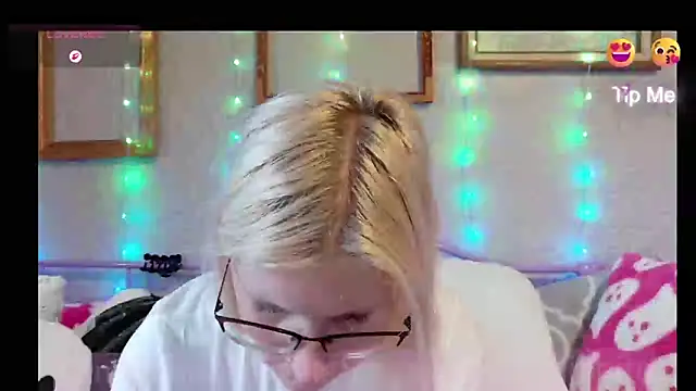 Snapshot of samanthamalichite chatting on June 8, 2026, 12:38 pm samanthamalichite online show from June 8, 2026, 12:38 pm