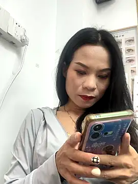 Baby-mmm online show from October 28, 2025, 7:12 am