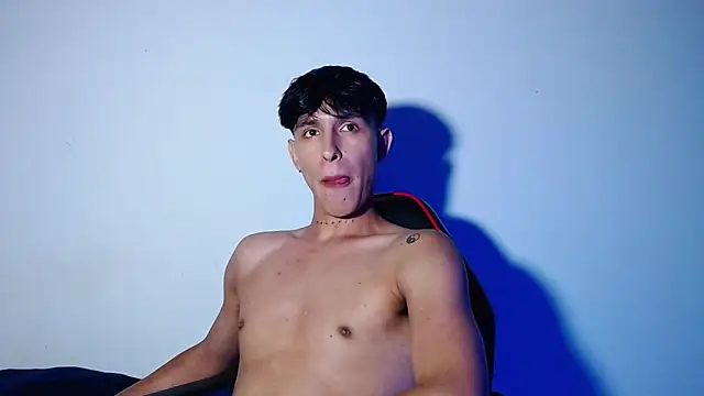 rowanbigboy23 online show from November 15, 2025, 5:38 am