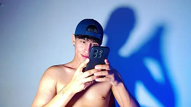 rowanbigboy23 online show from December 20, 2025, 11:56 pm