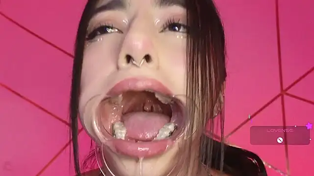 Hollyxx  online show from March 19, 2026, 3:54 am