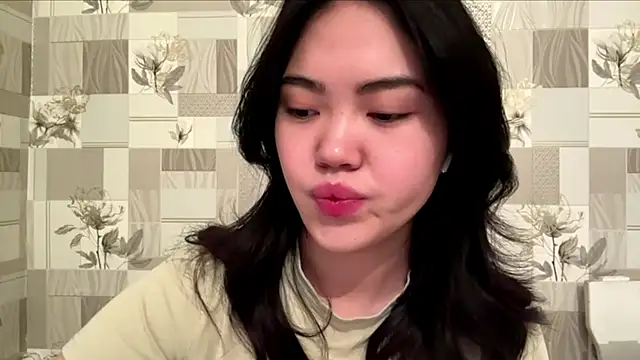 MIMIMary online show from October 1, 2025, 3:01 am