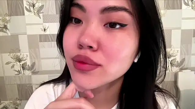 MIMIMary online show from October 9, 2025, 3:04 am