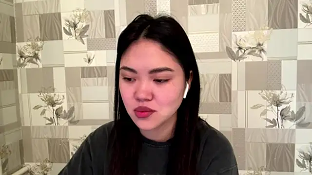 MIMIMary online show from October 10, 2025, 3:05 am
