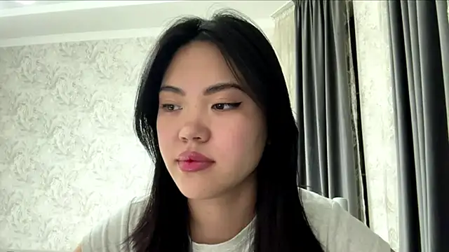 MIMIMary online show from October 17, 2025, 1:25 pm
