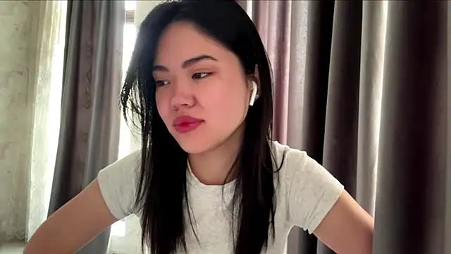 MIMIMary online show from October 21, 2025, 3:07 am