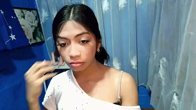 Snapshot of Kayra_Slut122 chatting on September 17, 2025, 11:34 am Kayra Slut122 online show from September 17, 2025, 11:34 am