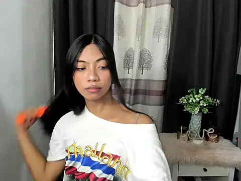 Snapshot of Kayra_Slut122 chatting on October 28, 2025, 4:16 am Kayra Slut122 online show from October 28, 2025, 4:16 am