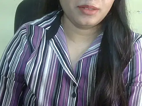 Aanya Hazel online show from October 5, 2025, 3:10 pm