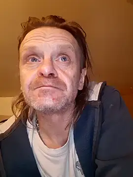 Snapshot of Kuba_Gd chatting on February 12, 2025, 4:00 pm Kuba Gd online show from February 12, 2025, 4:00 pm