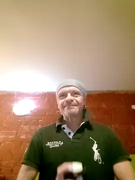 Snapshot of Kuba_Gd chatting on November 14, 2025, 12:15 pm Kuba Gd online show from November 14, 2025, 12:15 pm