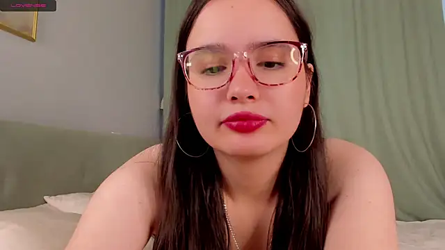 Snapshot of WildaBisom chatting on October 4, 2025, 1:03 am WildaBisom online show from October 4, 2025, 1:03 am