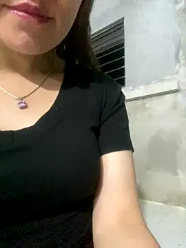 Pyy07 online show from October 19, 2025, 1:12 pm