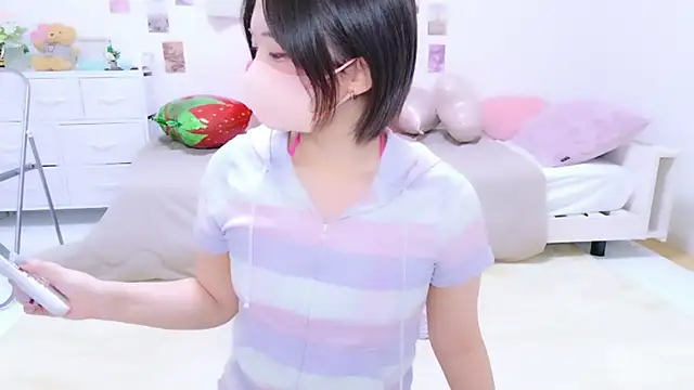 Hinata Sun online show from April 2, 2026, 8:39 pm