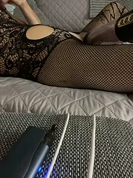 bananasex204 online show from November 20, 2025, 3:45 pm