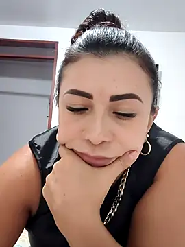 mia mancinii online show from July 18, 2026, 3:33 am