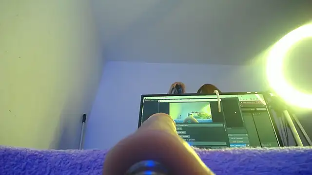 Missy Aprill online show from December 4, 2025, 12:25 pm