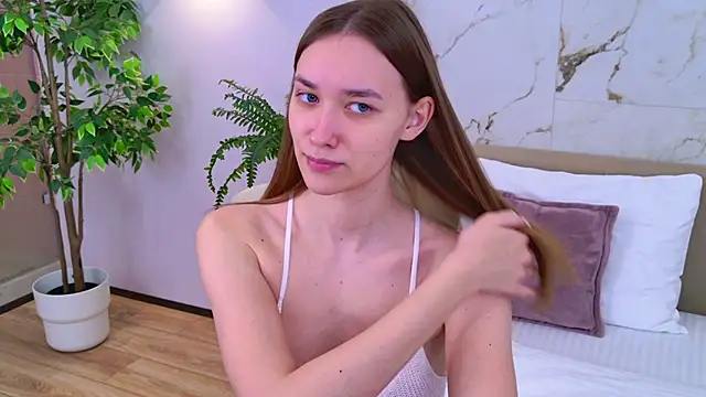 AmadaReine online show from November 30, 2025, 4:11 pm