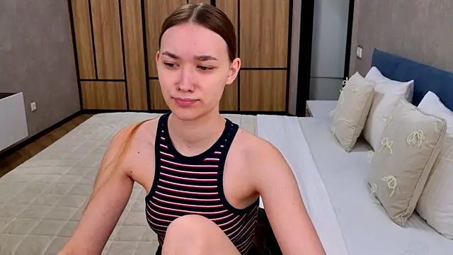 AmadaReine online show from April 21, 2026, 4:30 am