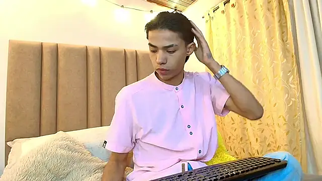 Snapshot of camilo_nom chatting on September 28, 2025, 4:40 am camilo nom online show from September 28, 2025, 4:40 am
