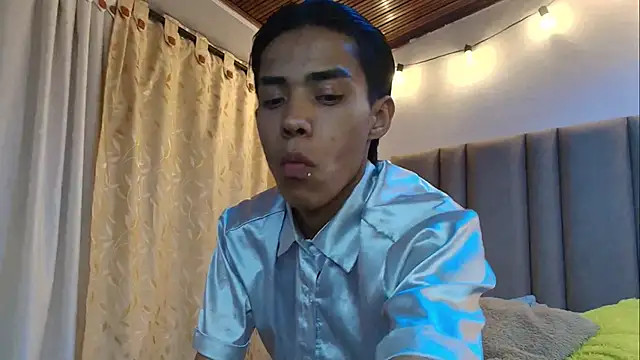 Snapshot of camilo_nom chatting on October 4, 2025, 4:10 am camilo nom online show from October 4, 2025, 4:10 am