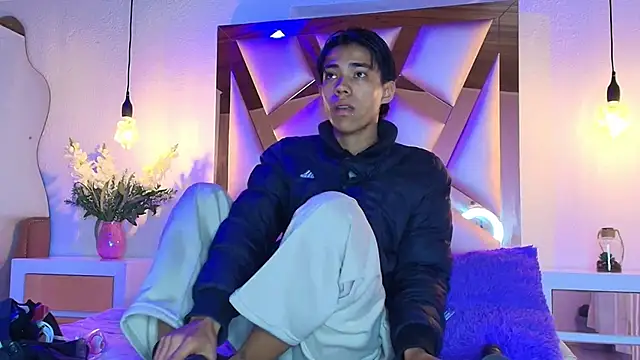 Snapshot of camilo_nom chatting on October 5, 2025, 4:22 am camilo nom online show from October 5, 2025, 4:22 am