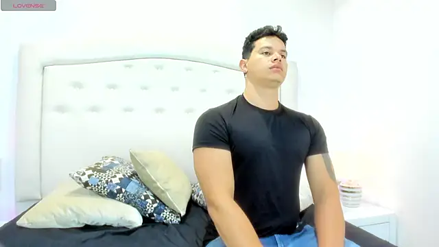 Snapshot of EclipseandFlame chatting on September 18, 2025, 2:19 pm EclipseandFlame online show from September 18, 2025, 2:19 pm