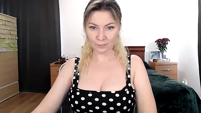 ParadiseAlina online show from November 17, 2025, 2:56 pm