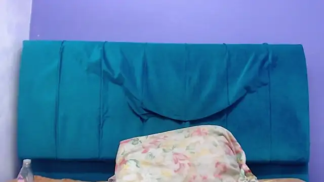 andrealopezcm101 online show from February 22, 2026, 12:47 pm