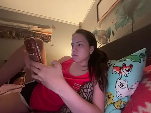 Snapshot of Vaua089 chatting on April 14, 2026, 8:26 pm Vaua089 online show from April 14, 2026, 8:26 pm