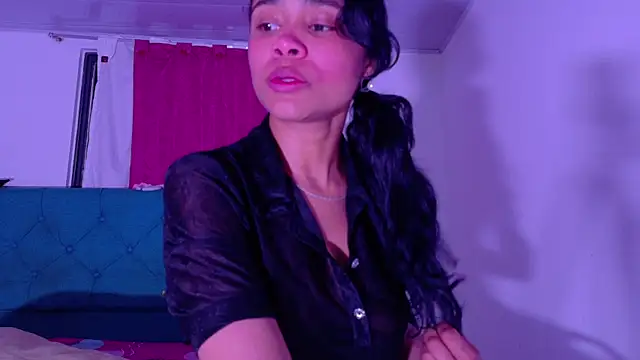 Snapshot of Kristall_06 chatting on July 10, 2026, 5:23 am Kristall 06 online show from July 10, 2026, 5:23 am