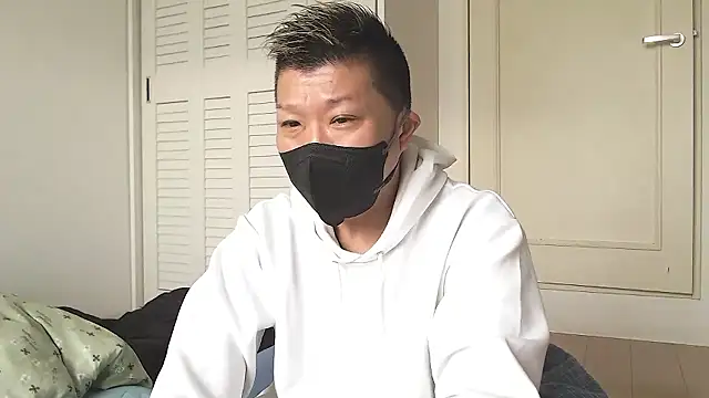 Snapshot of yuuta_yy chatting on December 21, 2025, 12:29 am yuuta yy online show from December 21, 2025, 12:29 am