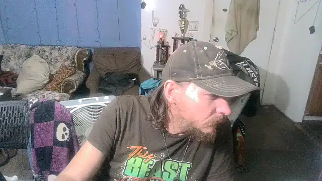 Poundtown1226 online show from September 11, 2025, 2:22 am