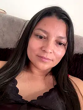 Zui Rouse online show from October 4, 2025, 4:05 pm