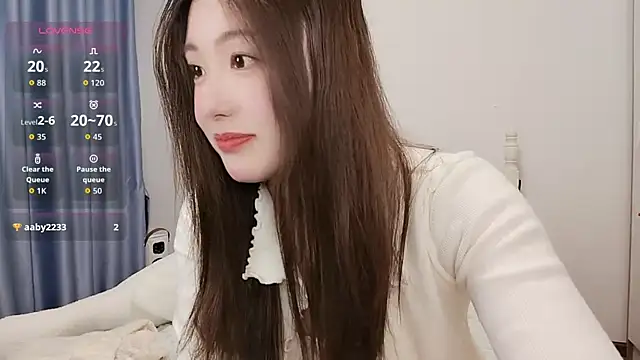 Luna 868 online show from November 14, 2025, 5:55 pm