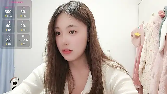 Luna 868 online show from December 2, 2025, 3:18 pm