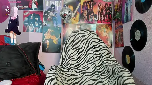 Avril Maria online show from October 14, 2025, 7:47 pm